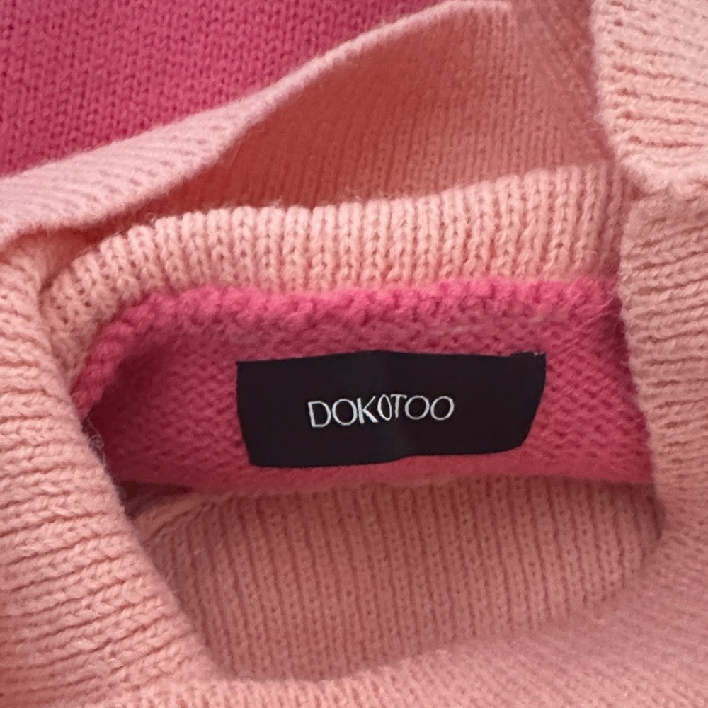 Dokotoo Chic Pink and Tan Women's Turtleneck Sweater - Picture 3 of 6